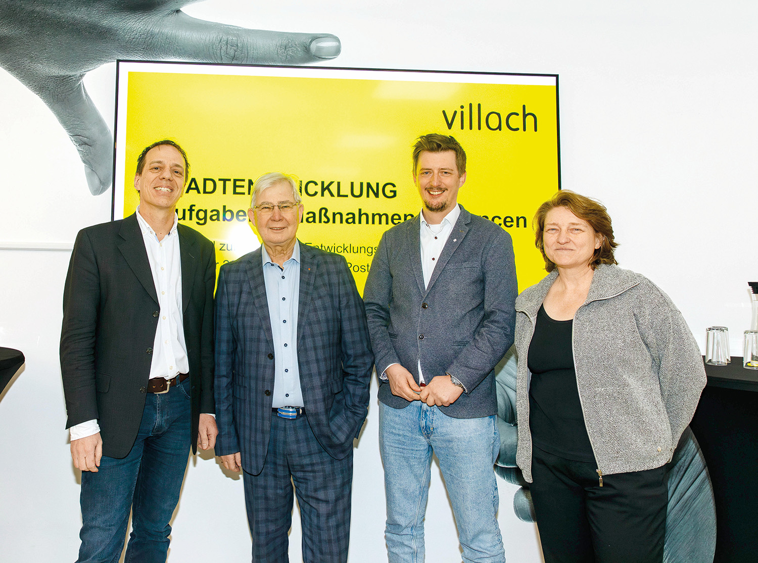 Von links: Klaus Rauter, Stadtrat Harald Sobe, Andreas Madritsch (Planungsbüro LWK Ziviltechniker) und Ursula Mollay (Österreichisches Institut für Raumplanung).