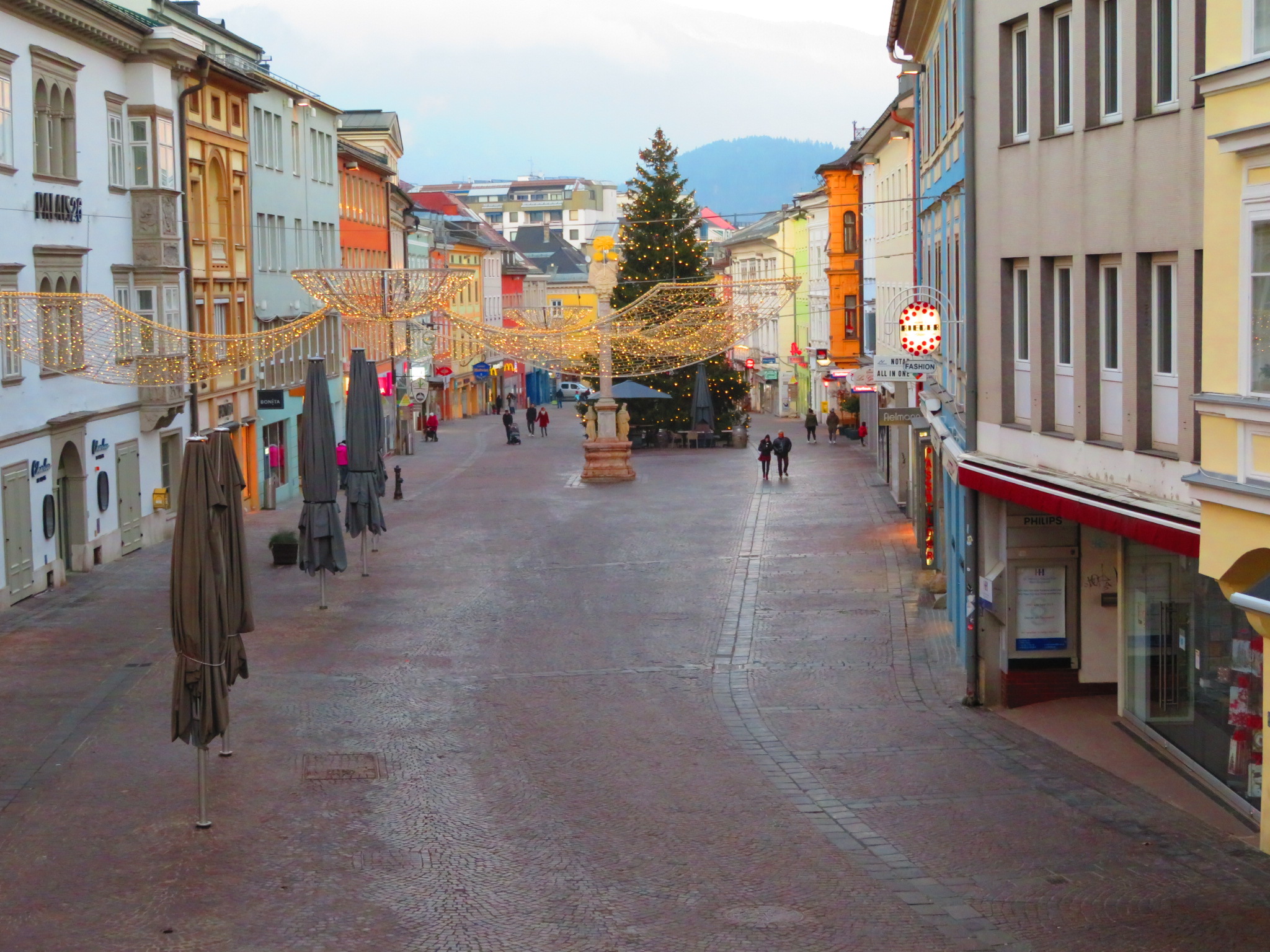 Kein Glühweinstand, kein Maronibräter, kein Christkindlmarkt - Advent in Coronazeiten