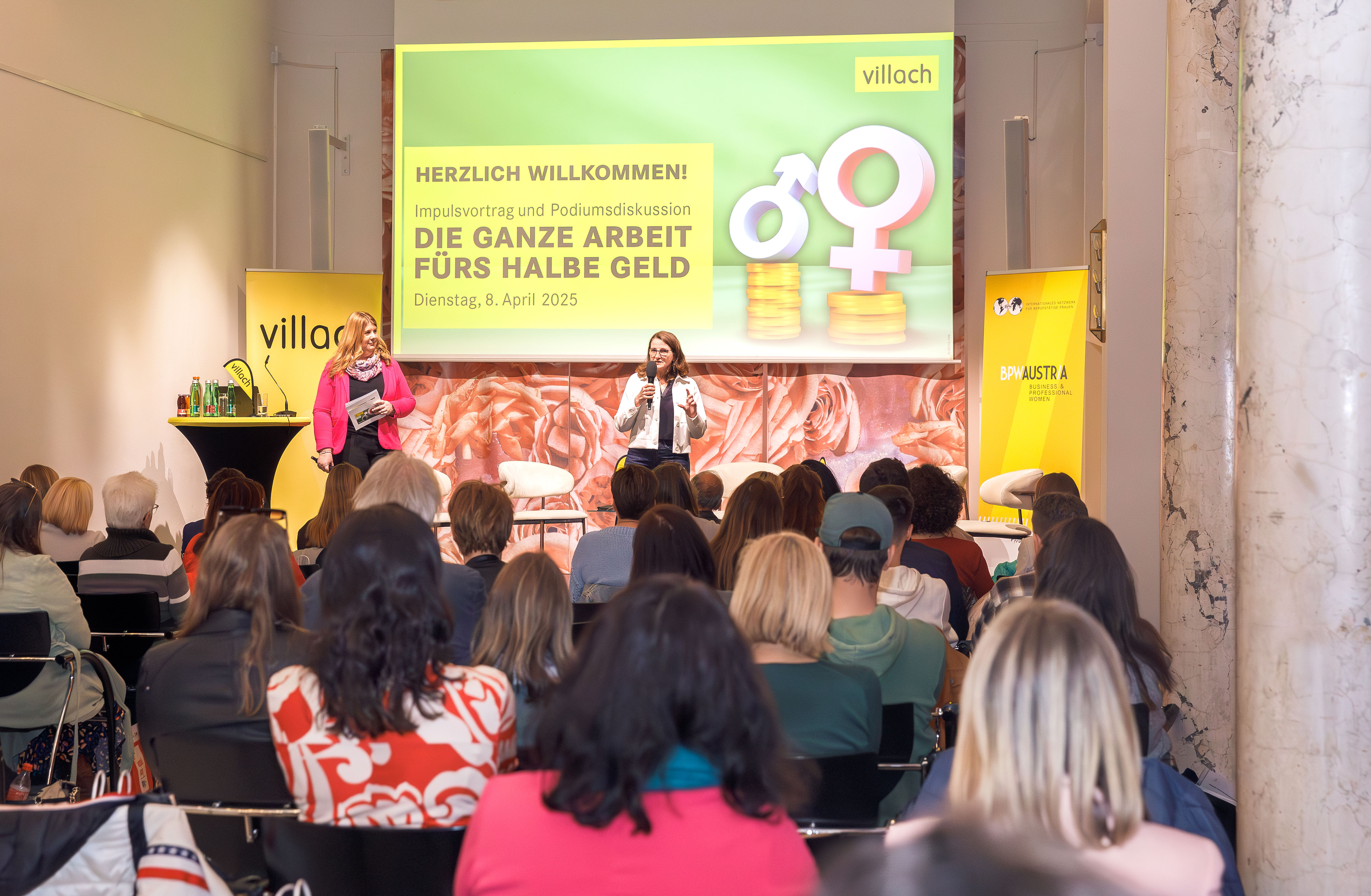Diskussion "Die ganze Arbeit fürs halbe Geld" im Bambergsaal.
