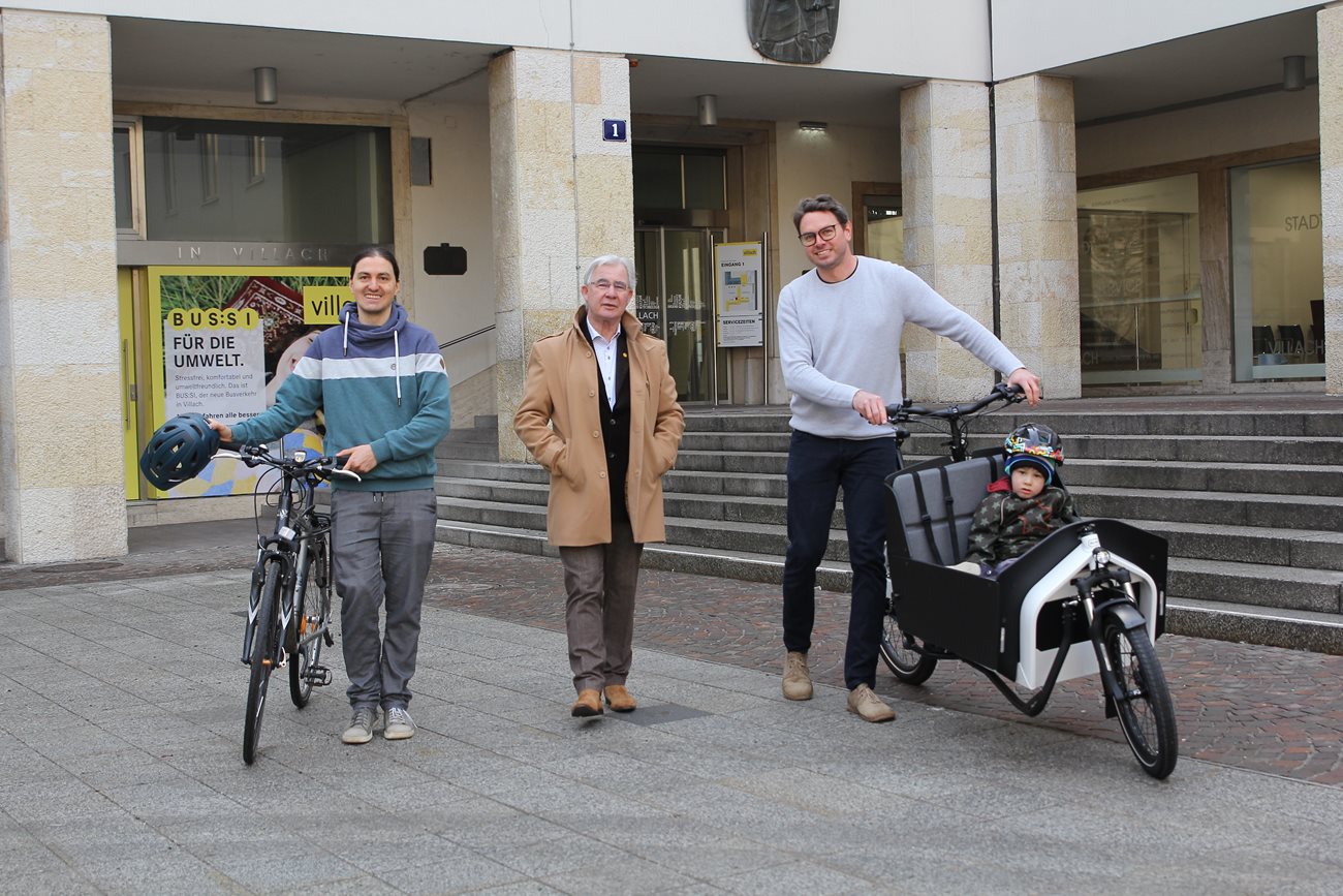 Von links Stadtrat Gerald Dobernig, Stadtrat Harald Sobe und der neue Radbeauftragte Andreas Zobl. 