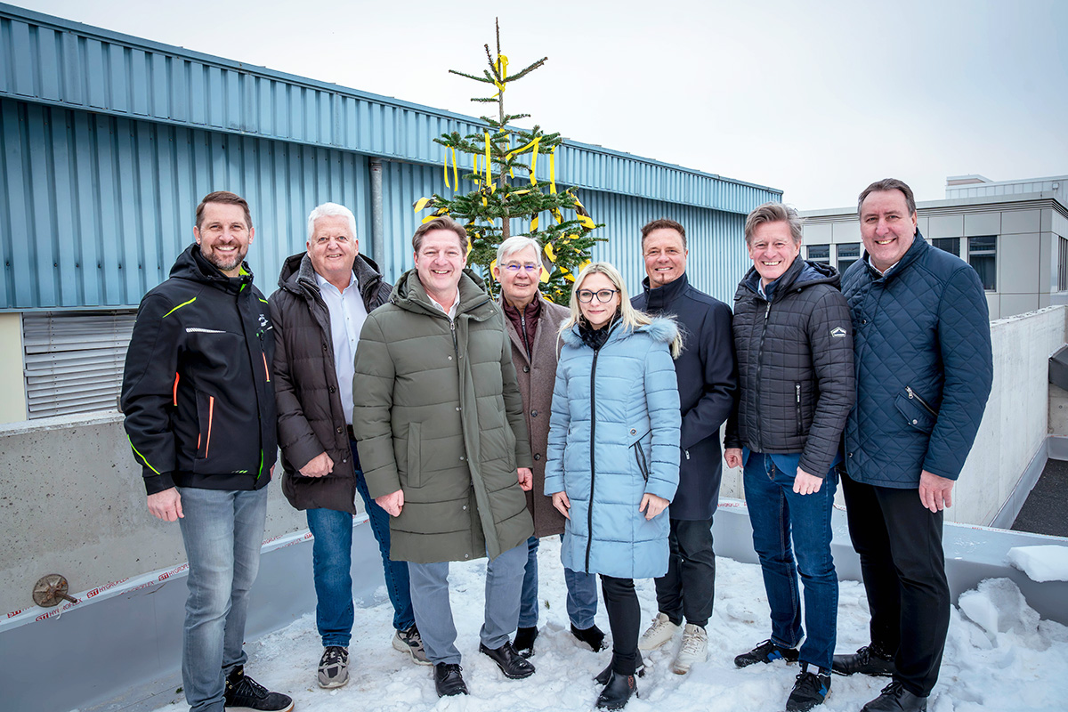 Gleichenfeier bei der zweiten Eishalle