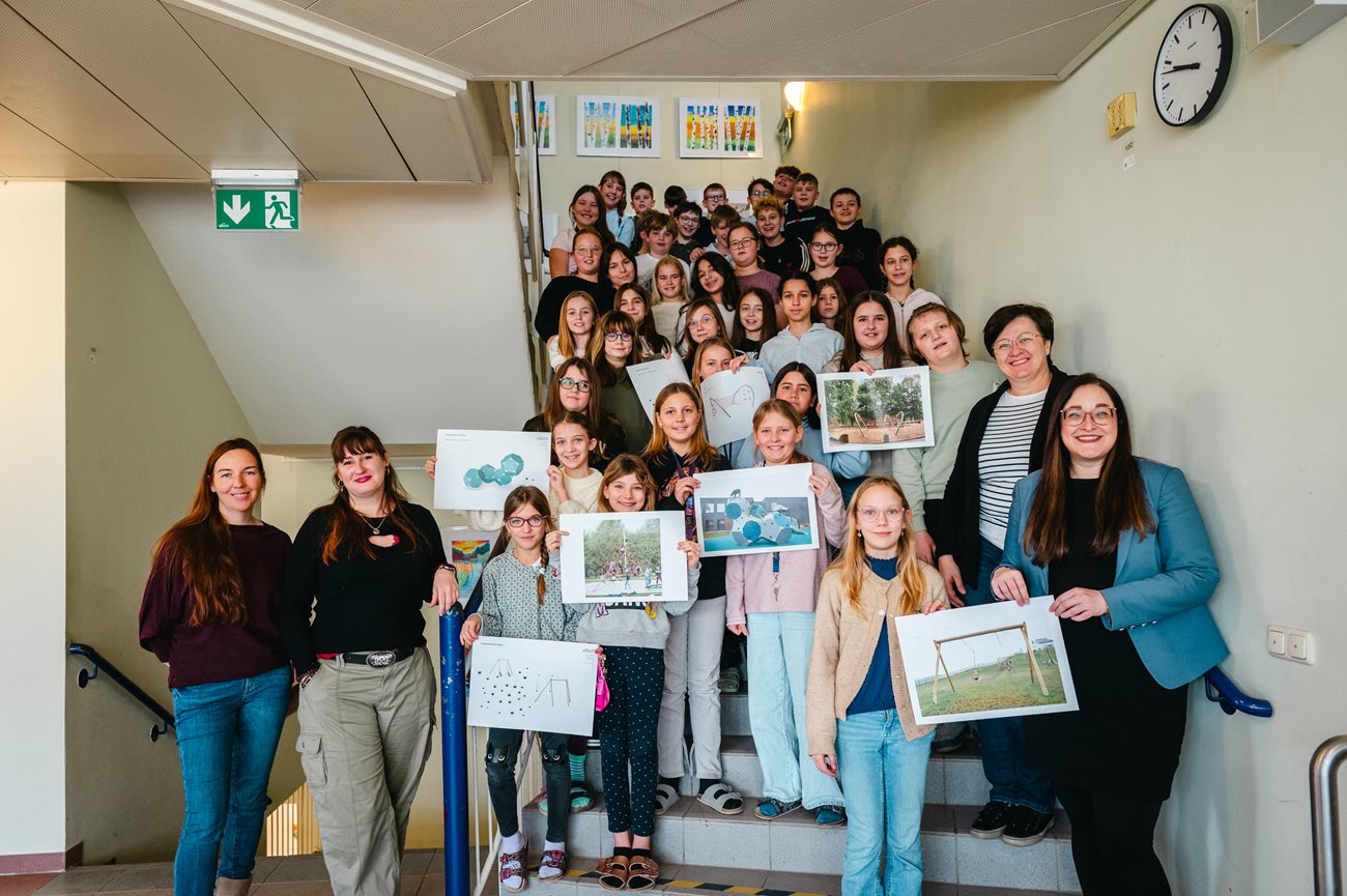 Sie entscheiden sich für eine Seilbahn, die bis zum nächsten Schuljahr aufgestellt wird.