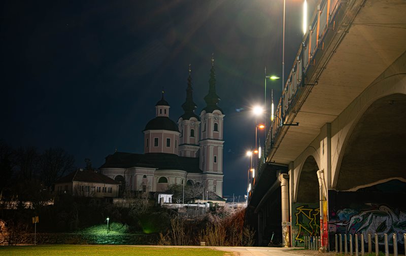 Villach, hier die Kirchen Heiligenkreuz, nimmt auch wieder an der Earth Hour teil. 