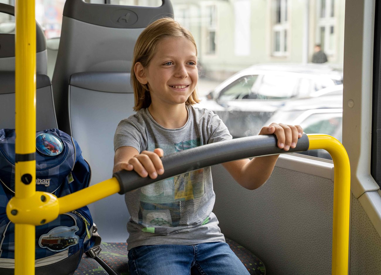 Ab sofort funktioniert der Schüler:innenverkehr in Tschinowitsch wieder wie gewohnt.   