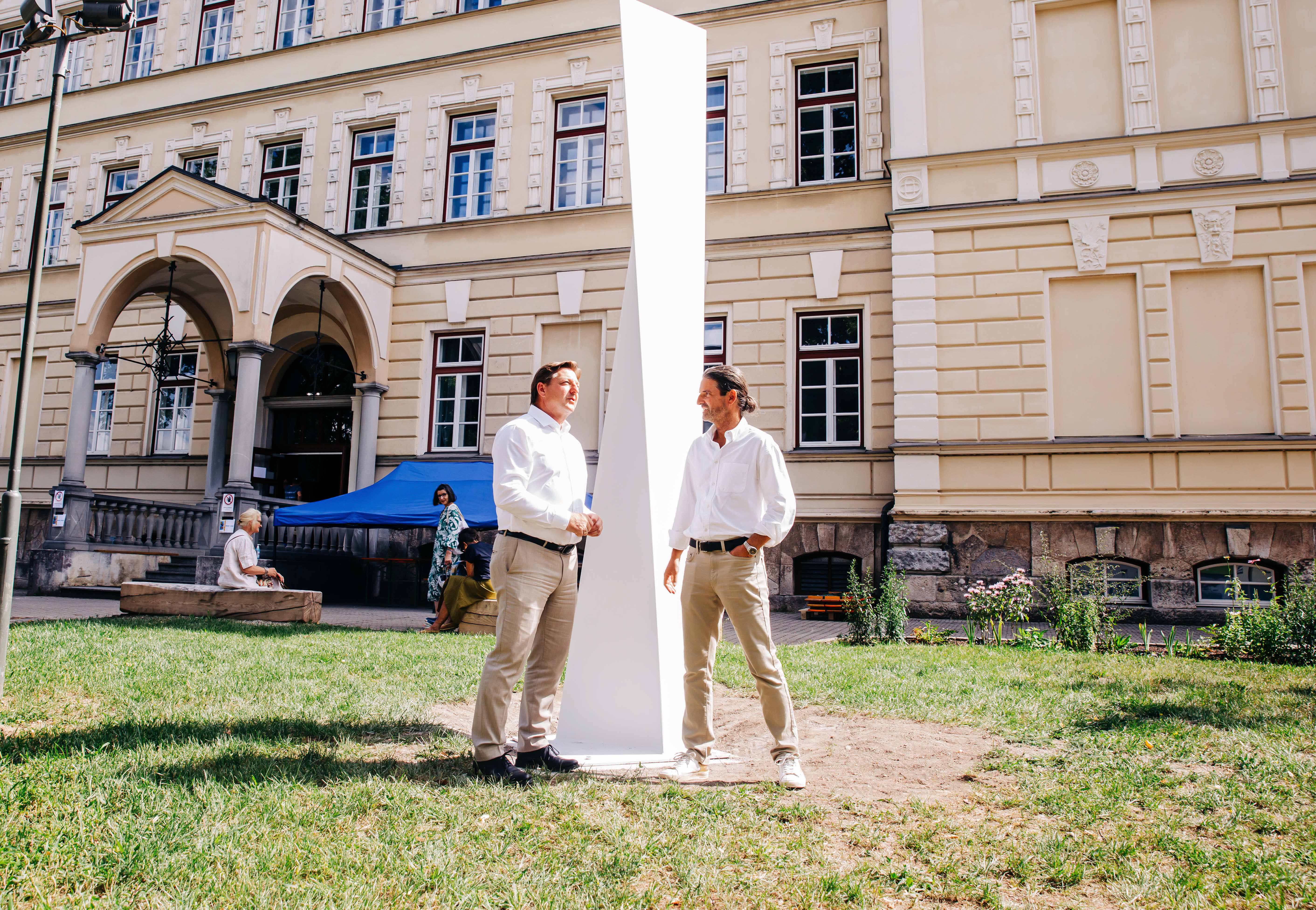 Kunst in Villach: Neue Skulptur aus gefaltetem Stahl
