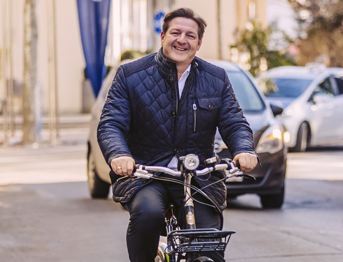 Bürgermeister Günther Albel am Fahrrad
