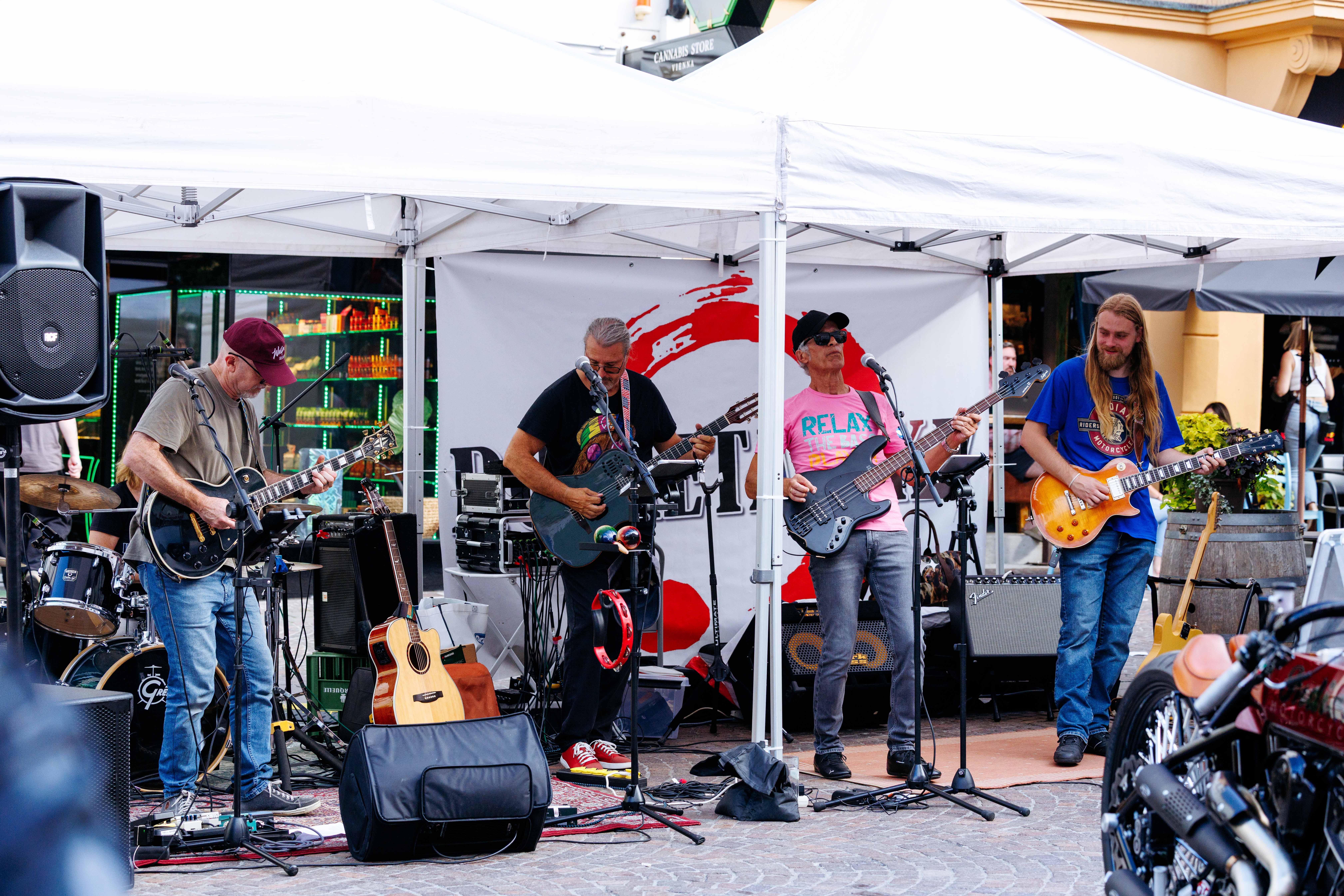 LIVE SPOT HAUPTPLATZ