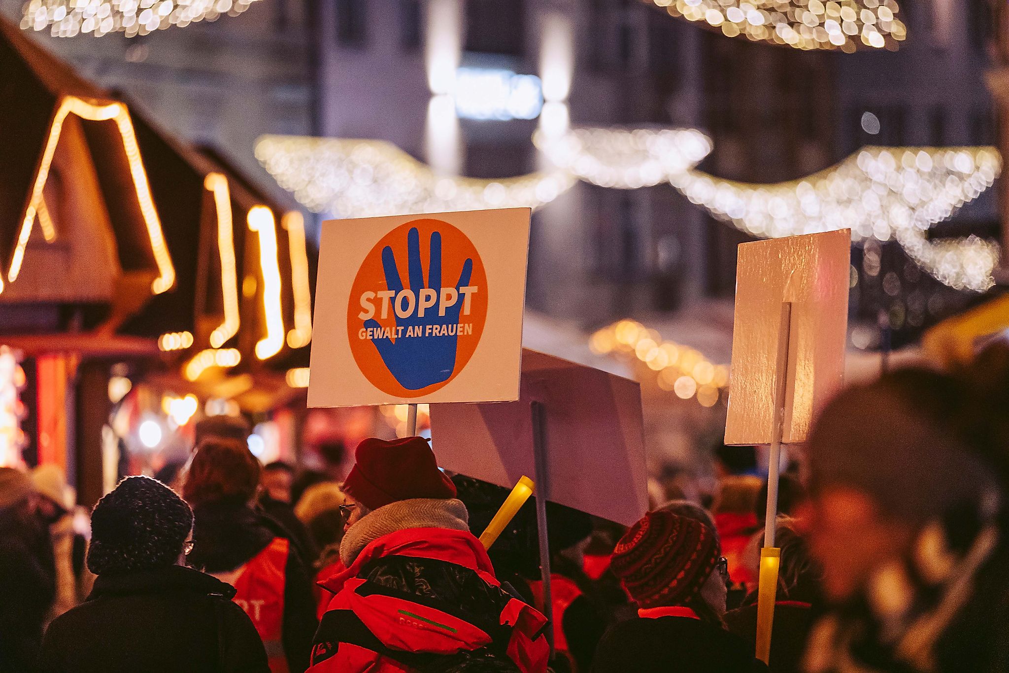 Marsch, Ausstellung, Kino: 16 Tage gegen Gewalt