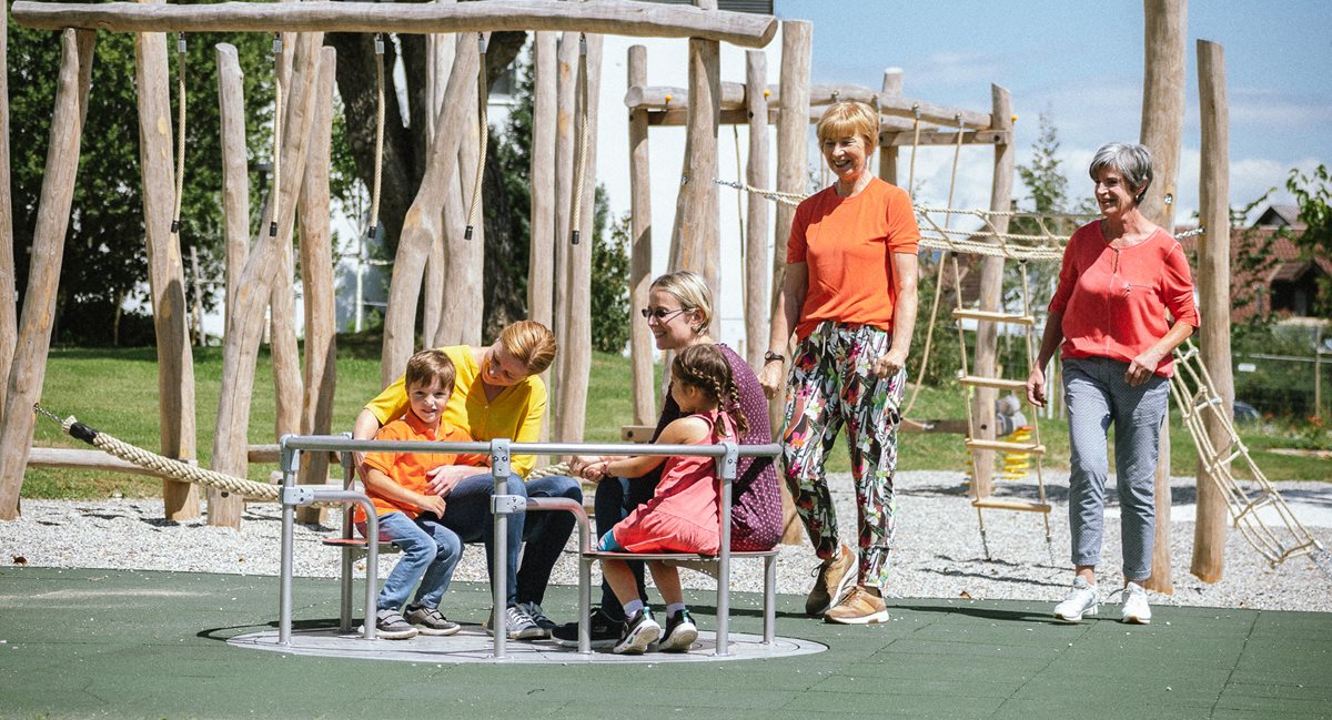 Kinderspielplatz Grünes Eck Perau