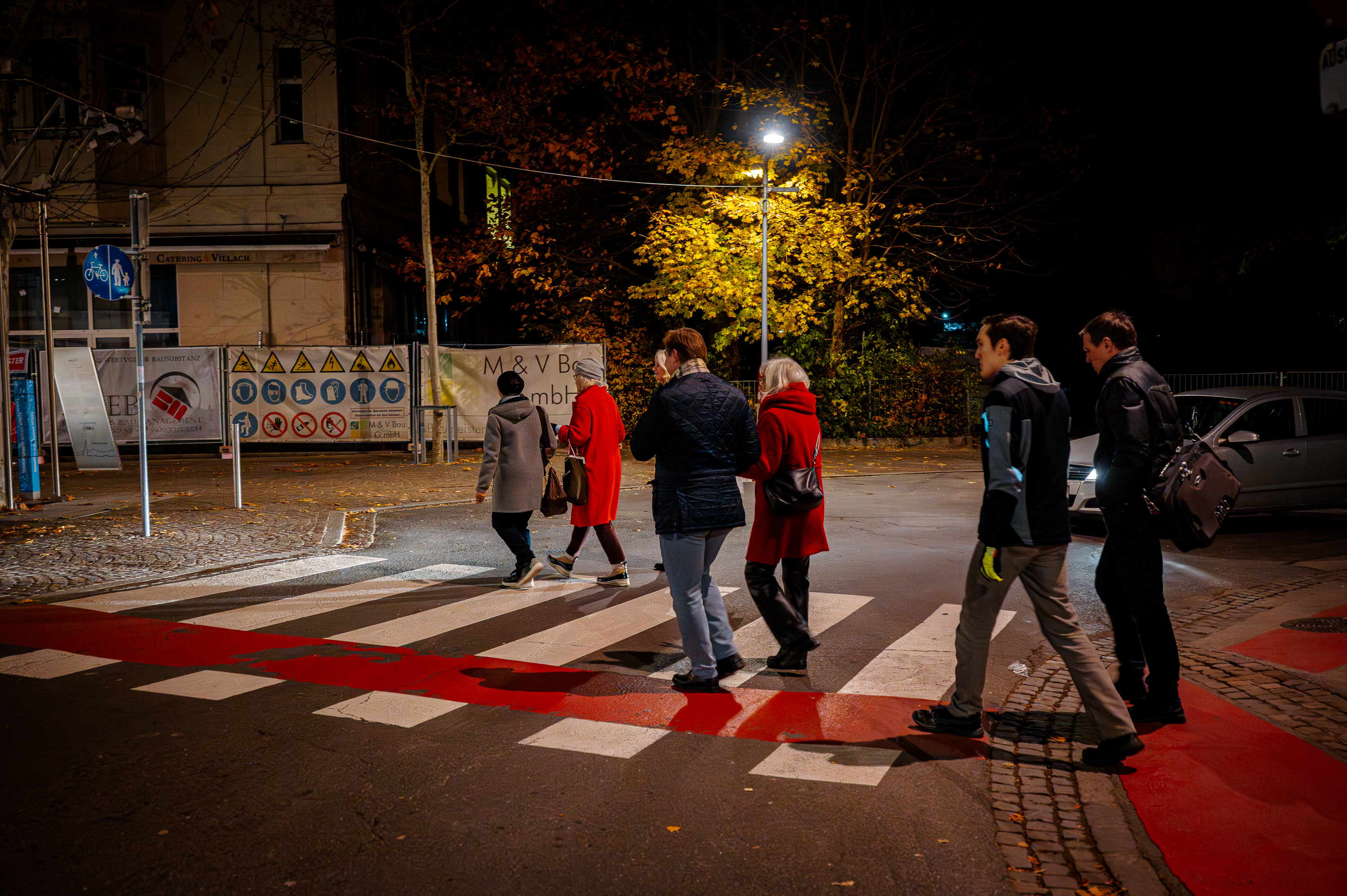 Erfolgreicher Auftakt zu Stadtteil-Spaziergängen