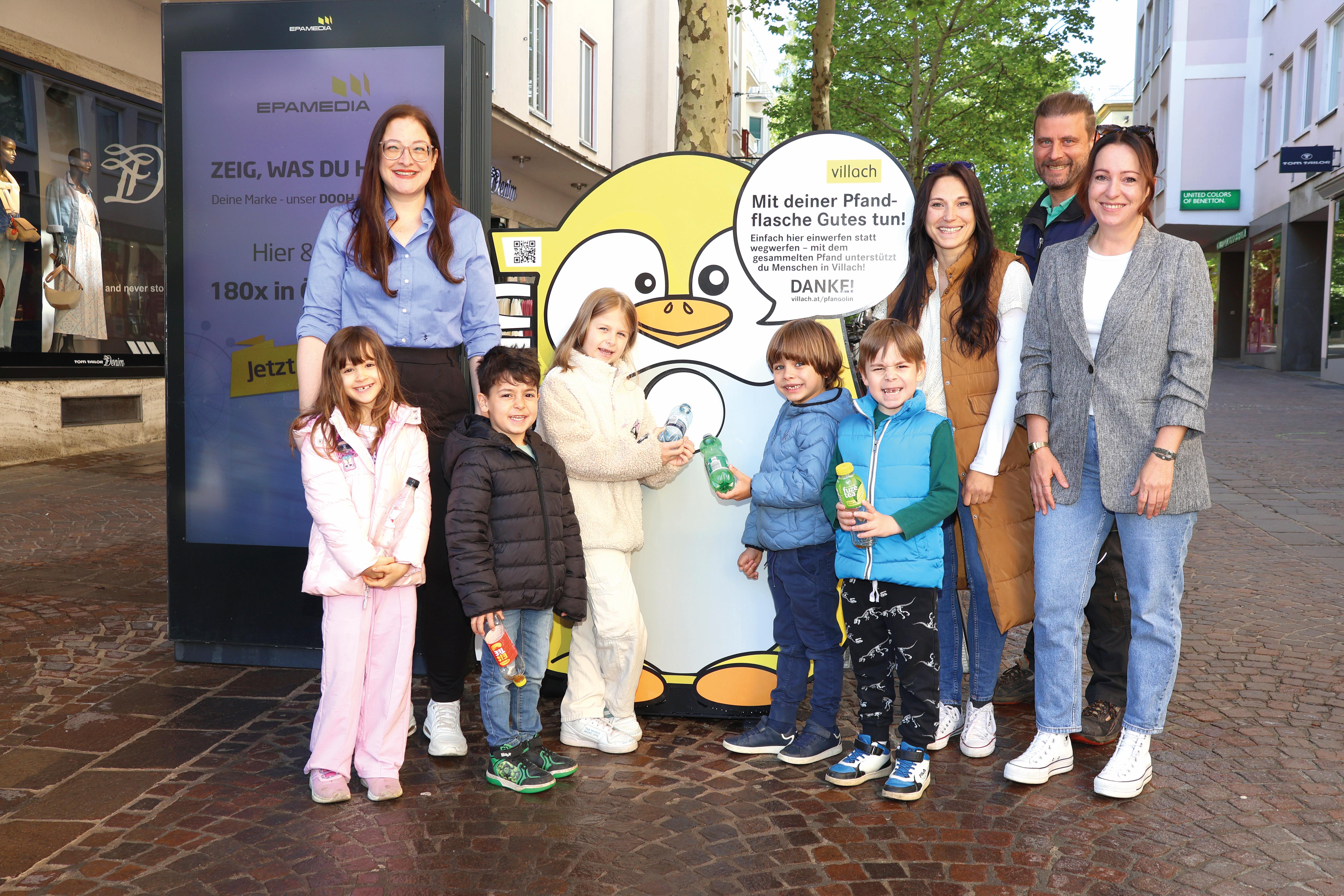 Karitativer Pfandolin sammelt Pfandgebinde