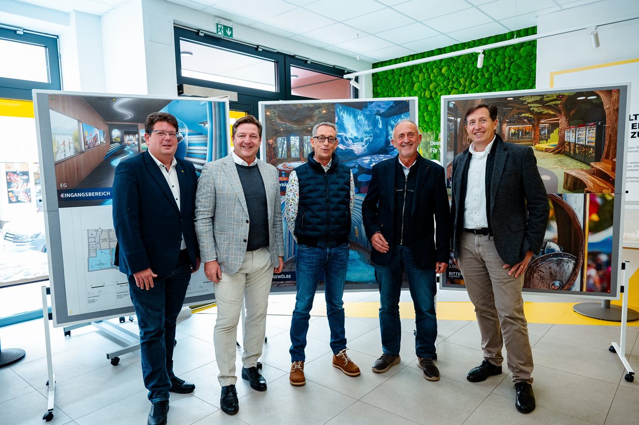 Präsentation von Erlebnis:Reich:Villach: Stadtrat Christian Pober, Bürgermeister Günther Albel, Michael Spannring-Sternig und Gerhard Stroitz (Tourismusverband villach), Immobilienentwickler August deRoode (von links)